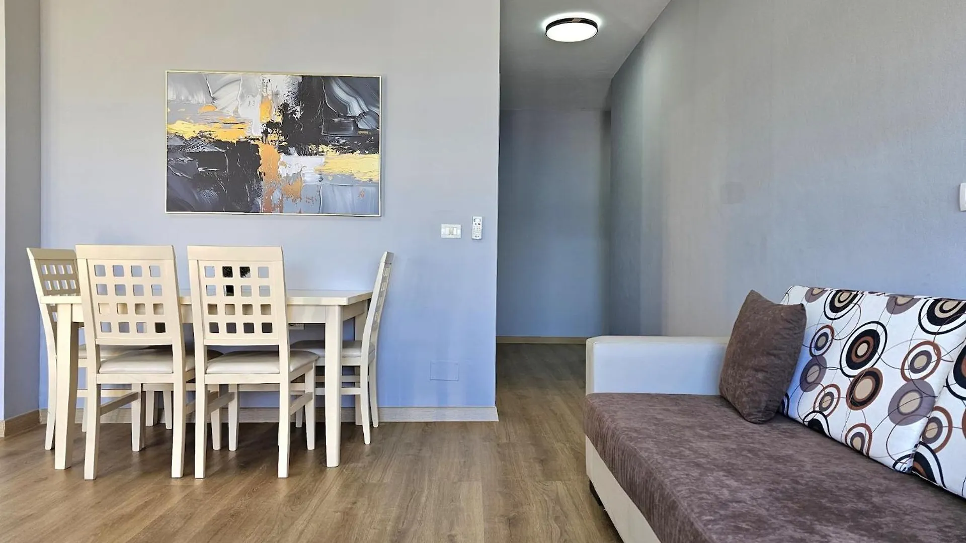 Cozy Apartment With Private Balcony, Saranda