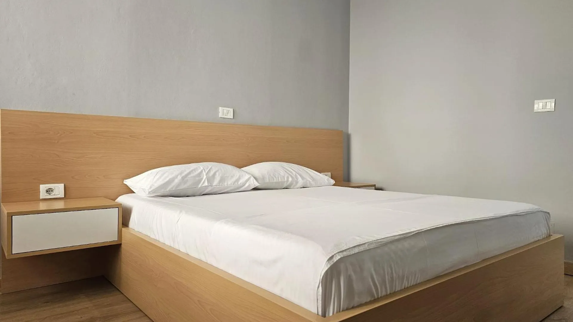 Cozy Apartment With Private Balcony, Saranda 0*,  Albania